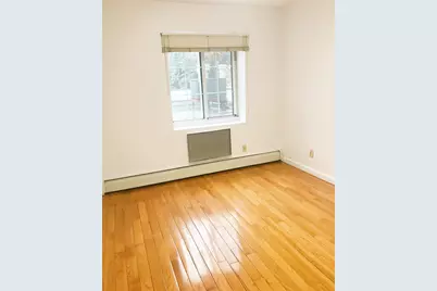 35-06 Leavitt St #3J Leavitt St, Flushing, NY 11354 - Photo 4