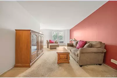 46-01 39th Avenue #106, Sunnyside, NY 11104 - Photo 4