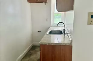 600 Pelham Rd, New Rochelle, NY 10805 - Photo 2