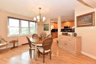 180 S Middle Neck Road #1-Q, Great Neck, NY 11021 - Photo 2