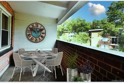 180 S Middle Neck Road #1-Q, Great Neck, NY 11021 - Photo 10