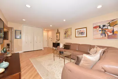 180 S Middle Neck Road #1-Q, Great Neck, NY 11021 - Photo 12