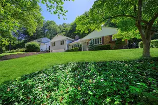 54 Bankside Dr, Centerport, NY 11721 - Photo 2