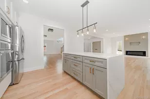 23 Bay St, Bellmore, NY 11710 - Photo 24