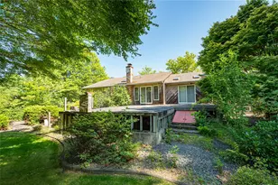 22 Penn Dr, Dix Hills, NY 11746 - Photo 40