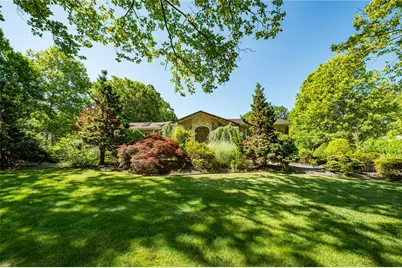 22 Penn Drive, Dix Hills, NY 11746 - Photo 4