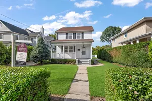 33 Ave B Ave, Port Washington, NY 11050 - Photo 2