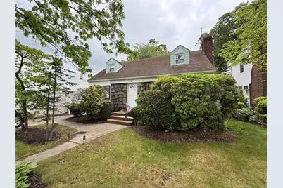 15 Astor Place, Valley Stream, NY 11581 - Photo 2