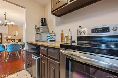 90 S Park Avenue #B17, Rockville Centre, NY 11570 - Photo 16