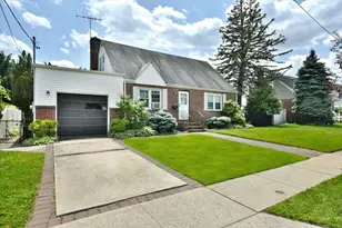 136 Euclid Ave, Massapequa, NY 11758 - Photo 2