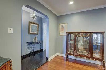 7126 170th Street, Fresh Meadows, NY 11365 - Photo 4