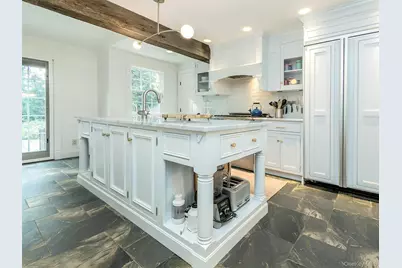 184 Circle Drive, Manhasset, NY 11030 - Photo 8