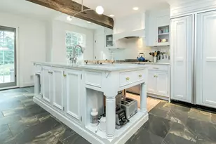 184 Circle Dr, Manhasset, NY 11030 - Photo 8