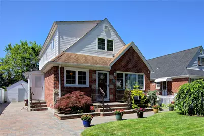 7622 265th Street, Glen Oaks, NY 11040 - Photo 2