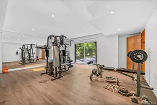 3 Horseshoe Ln, Great Neck, NY 11020 - Photo 20