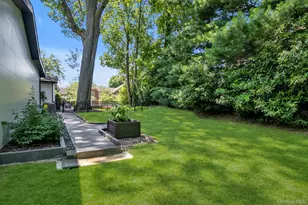 3 Horseshoe Ln, Great Neck, NY 11020 - Photo 30