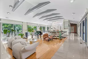 3 Horseshoe Ln, Great Neck, NY 11020 - Photo 4