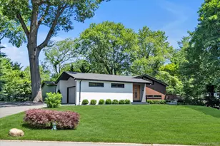 3 Horseshoe Ln, Great Neck, NY 11020 - Photo 34