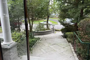 30 Dogwood Rd, Albertson, NY 11507 - Photo 2