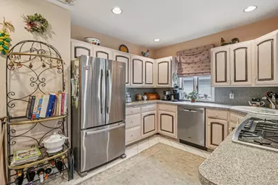 402 N Village Avenue, Rockville Centre, NY 11570 - Photo 12