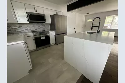 1070 Spur Drive S, Islip, NY 11706 - Photo 14