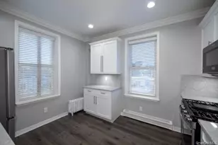 726 Howell Ave, Riverhead, NY 11901 - Photo 2