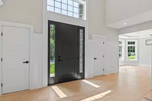 28 Meadow Glen Rd, Northport, NY 11768 - Photo 2