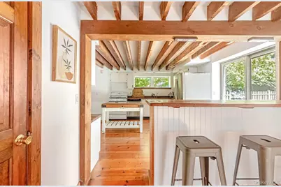 880 W Mill Road, Mattituck, NY 11952 - Photo 10