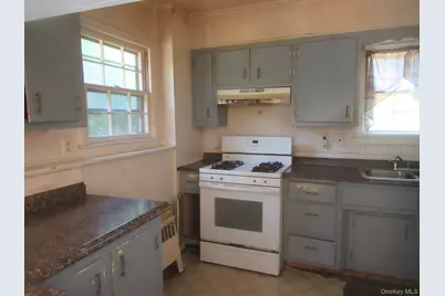 24 Edinburgh Road, Middletown, NY 10941 - Photo 16