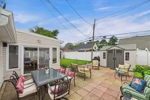 9 Pewter Ln, Hicksville, NY 11801 - Photo 18