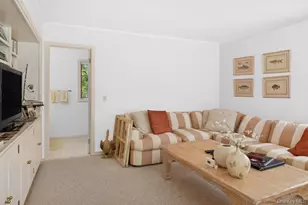 61 Hidden Cove Ct, Southampton, NY 11968 - Photo 10