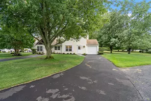 6 Doe Path, Coram, NY 11727 - Photo 2