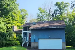 6 White Oaks Rd, Hyde Park, NY 12538 - Photo 2