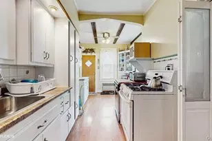 77-52 76th St, Glendale, NY 11385 - Photo 4