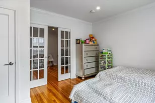 90 Knightsbridge Rd, Great Neck, NY 11021 - Photo 12