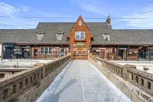 90 Knightsbridge Rd, Great Neck, NY 11021 - Photo 30