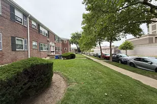 152-56 Melbourne Ave, Flushing, NY 11367 - Photo 2