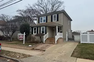 101 Harris Ave, Freeport, NY 11520 - Photo 4