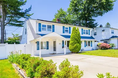 4 Wagon Lane, Levittown, NY 11756 - Photo 2