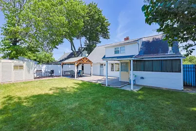 4 Wagon Lane, Levittown, NY 11756 - Photo 4