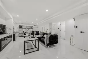 3 Fairview Ln, Glen Cove, NY 11542 - Photo 14