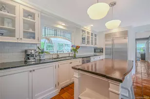 27 Van Wyck Ln, Lloyd Harbor, NY 11743 - Photo 12