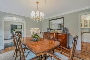 27 Van Wyck Ln, Lloyd Harbor, NY 11743 - Photo 10