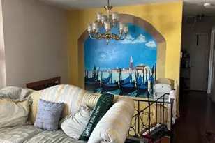 68 Knoll St, Lindenhurst, NY 11757 - Photo 10