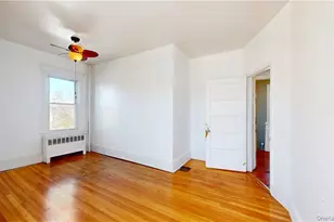 14 Hamilton Ave, New Rochelle, NY 10801 - Photo 8