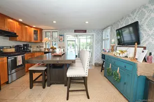 3609 Somerset Dr, Seaford, NY 11783 - Photo 14