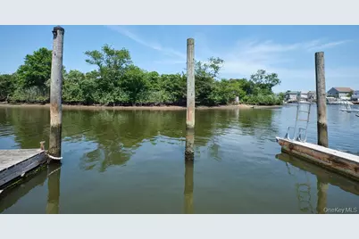 3609 Somerset Drive, Seaford, NY 11783 - Photo 28