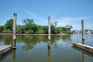 3609 Somerset Dr, Seaford, NY 11783 - Photo 28