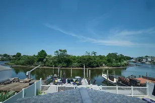 3609 Somerset Dr, Seaford, NY 11783 - Photo 40