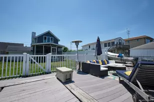 3609 Somerset Dr, Seaford, NY 11783 - Photo 30